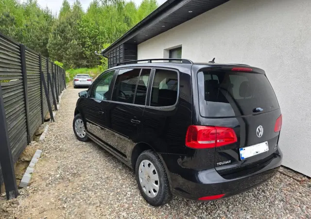 VOLKSWAGEN Touran 