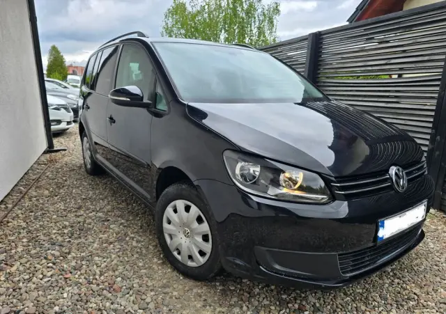 VOLKSWAGEN Touran 
