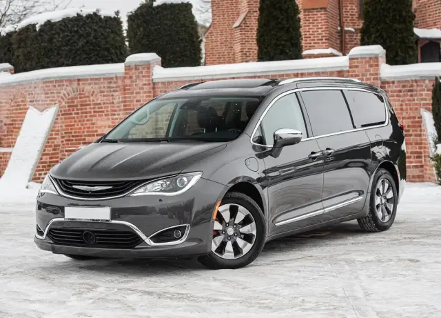 CHRYSLER Pacifica 
