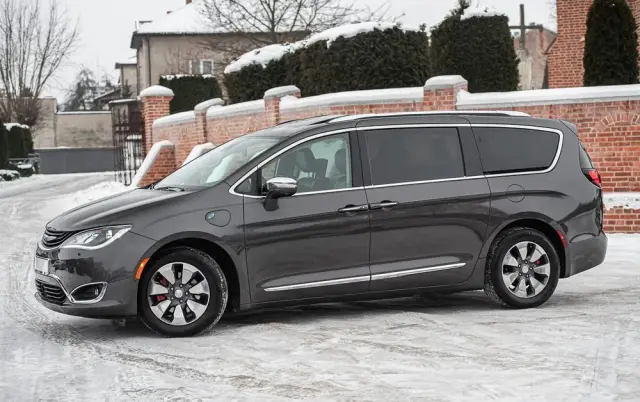 CHRYSLER Pacifica 