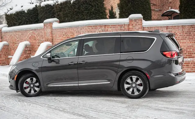 CHRYSLER Pacifica 