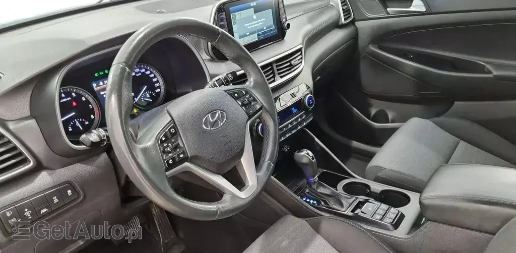 HYUNDAI Tucson 