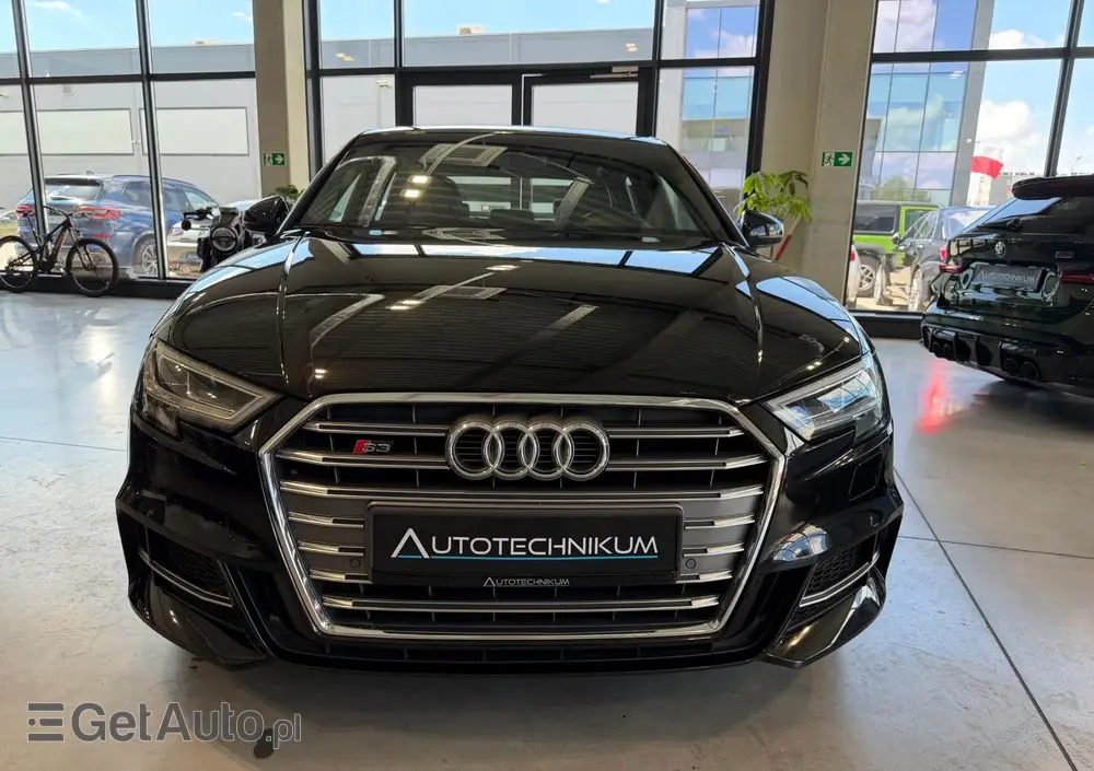 AUDI S3 