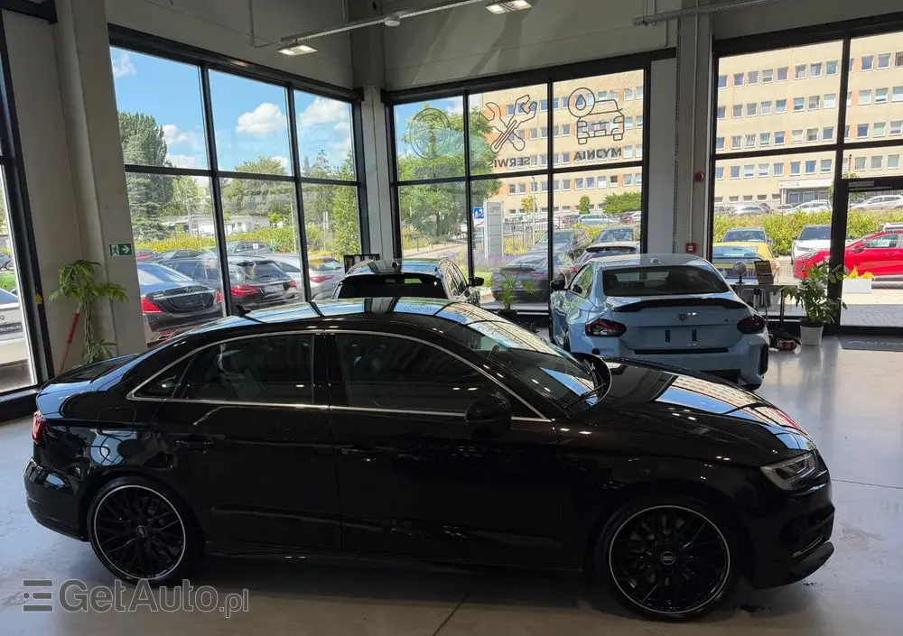 AUDI S3 