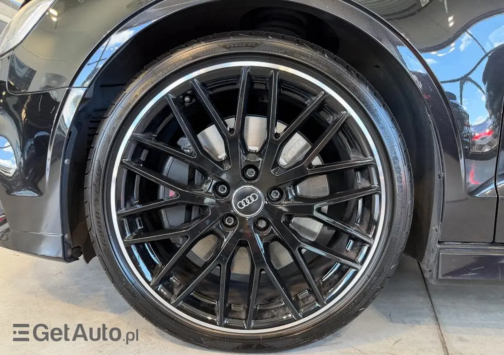 AUDI S3 