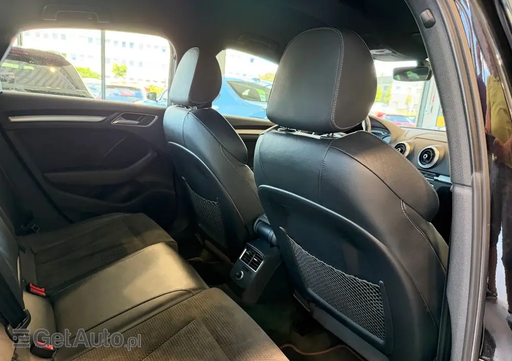 AUDI S3 