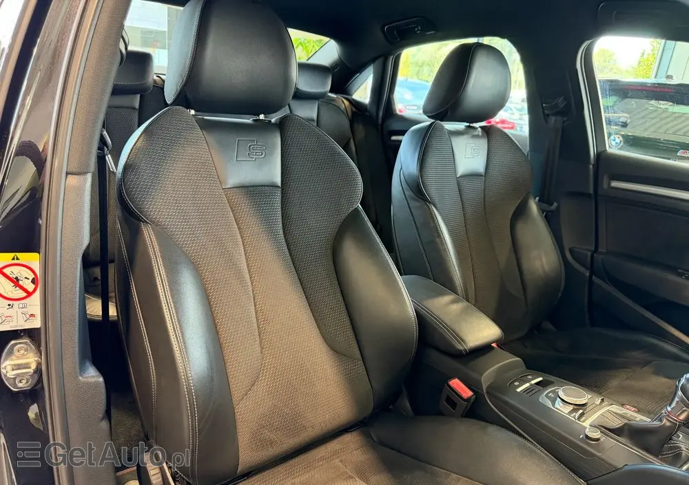 AUDI S3 