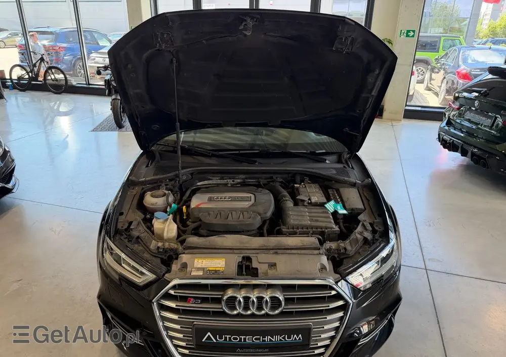 AUDI S3 
