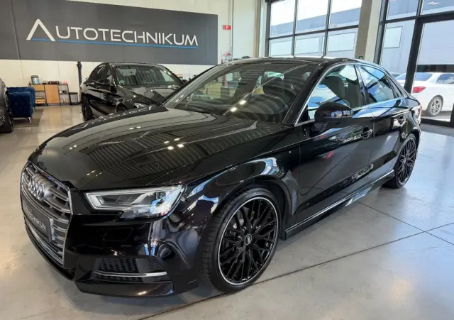 AUDI S3 