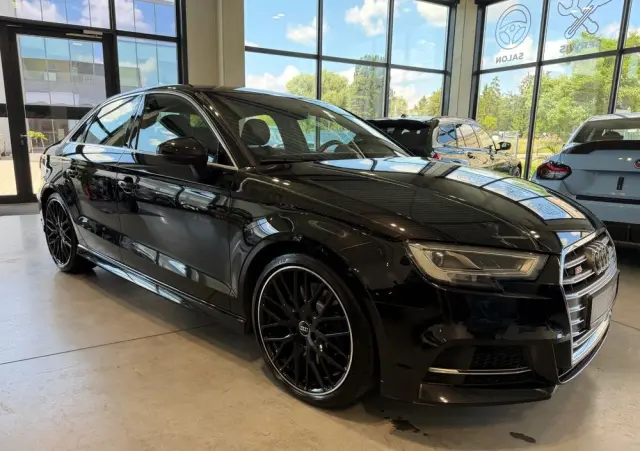 AUDI S3 