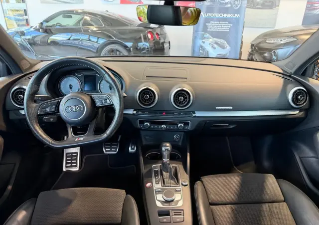 AUDI S3 