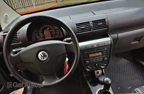 VOLKSWAGEN Fox 
