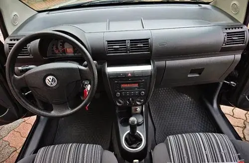 VOLKSWAGEN Fox 