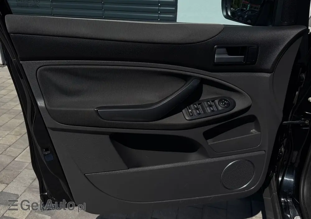 FORD Kuga 2.0 TDCi 2x4 Titanium