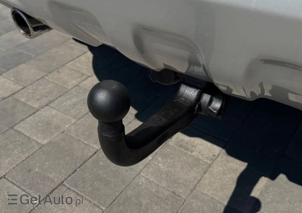 FORD Kuga 2.0 TDCi 2x4 Titanium
