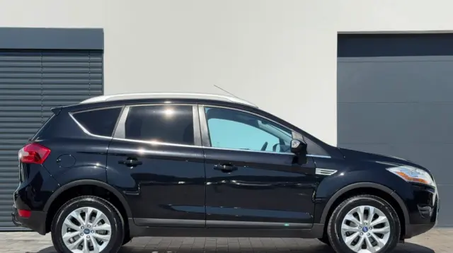 FORD Kuga 2.0 TDCi 2x4 Titanium