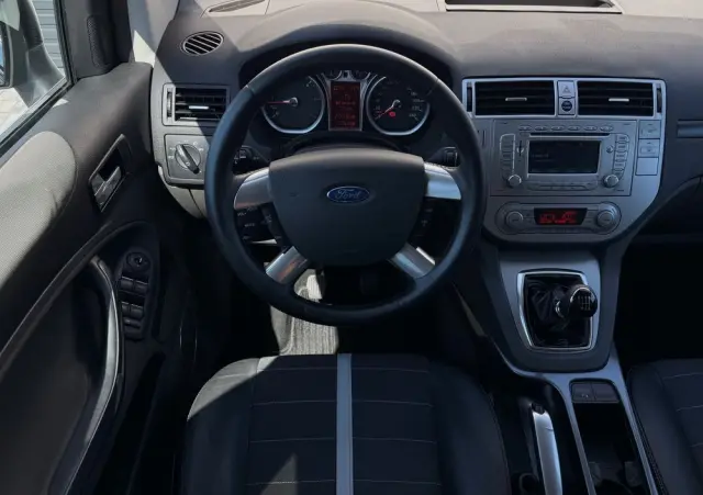 FORD Kuga 2.0 TDCi 2x4 Titanium