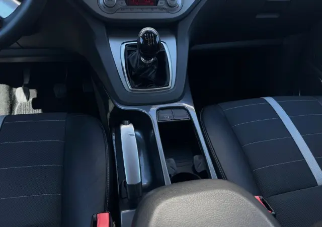 FORD Kuga 2.0 TDCi 2x4 Titanium