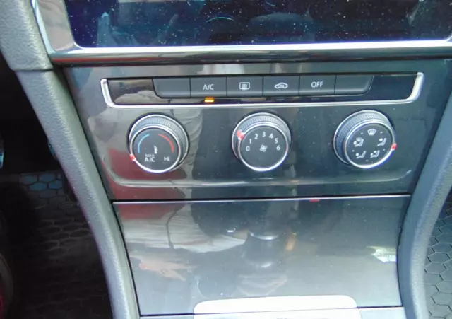 VOLKSWAGEN Golf VII 1.5 TSI BMT Comfortline