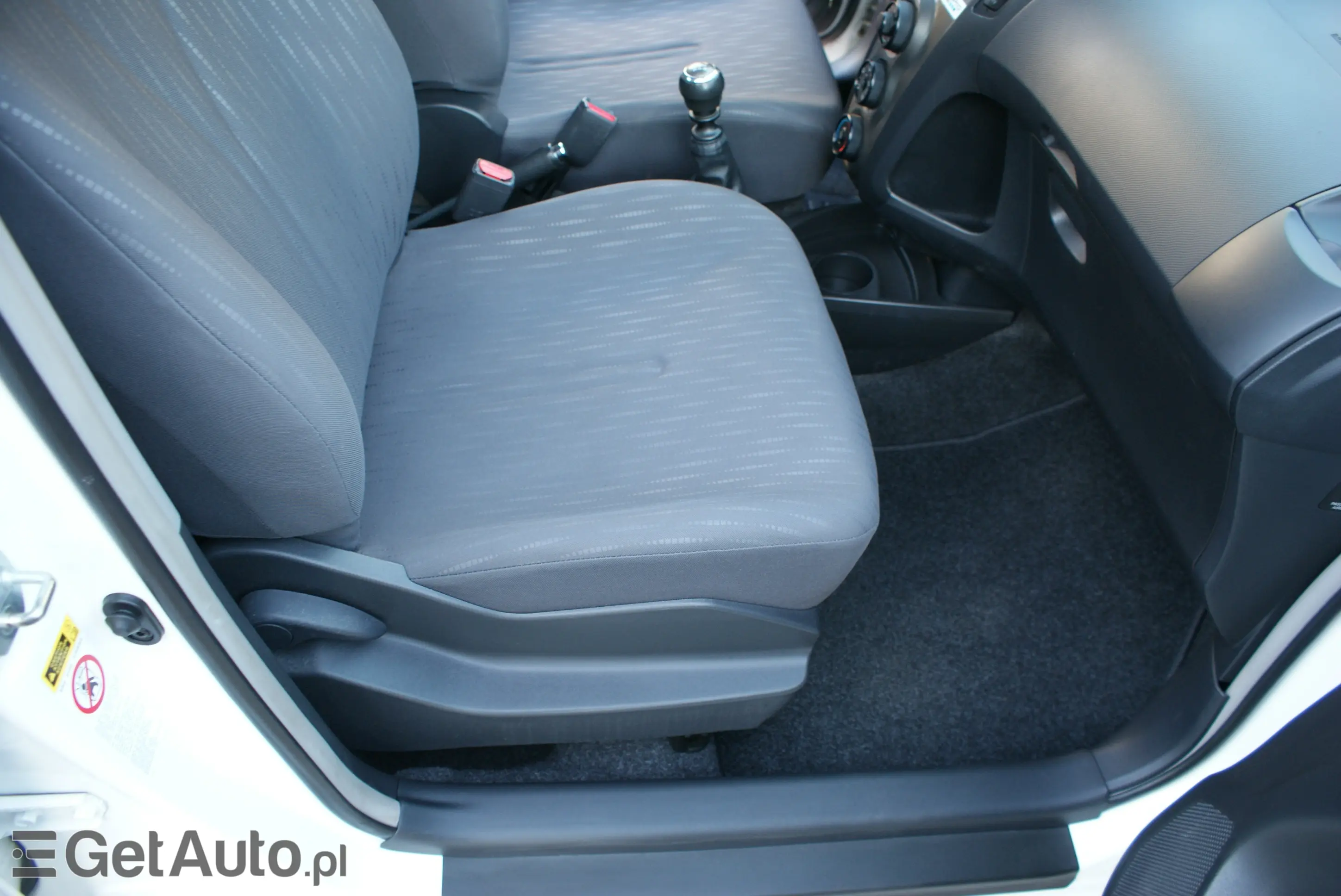 TOYOTA Yaris Comfort e-CVT