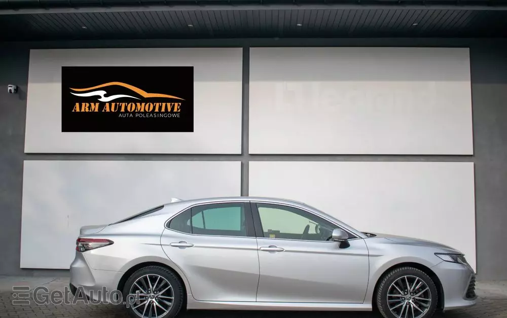 TOYOTA Camry 2.5 Hybrid Prestige CVT