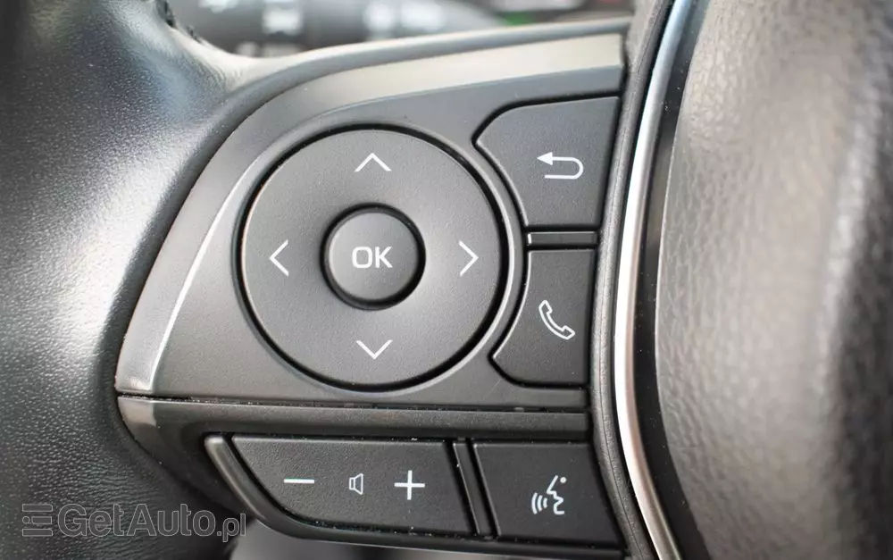 TOYOTA Camry 2.5 Hybrid Prestige CVT