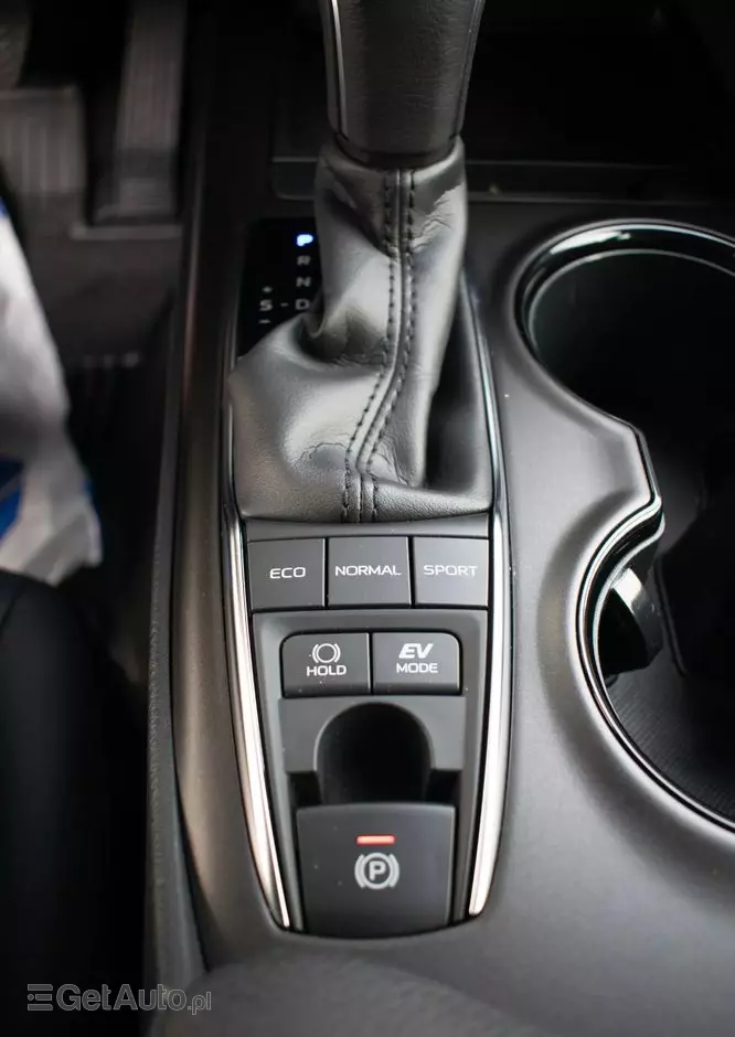 TOYOTA Camry 2.5 Hybrid Prestige CVT