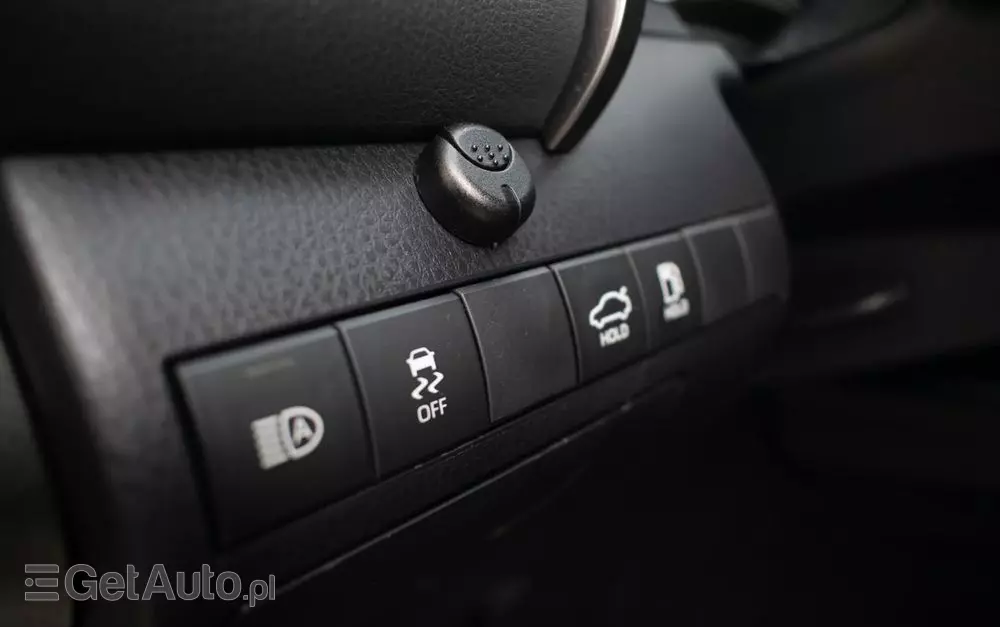 TOYOTA Camry 2.5 Hybrid Prestige CVT