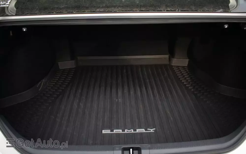 TOYOTA Camry 2.5 Hybrid Prestige CVT