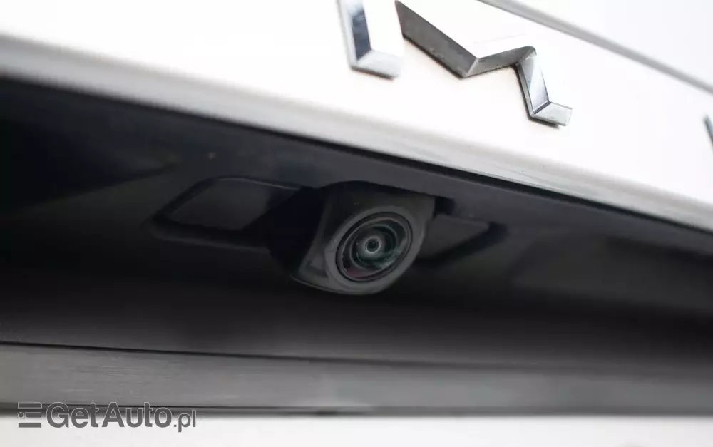 TOYOTA Camry 2.5 Hybrid Prestige CVT