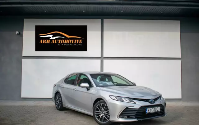 TOYOTA Camry 2.5 Hybrid Prestige CVT