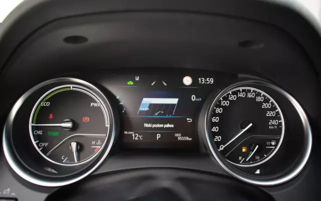 TOYOTA Camry 2.5 Hybrid Prestige CVT