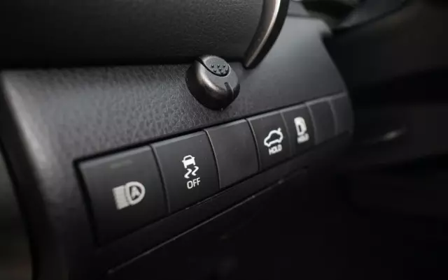 TOYOTA Camry 2.5 Hybrid Prestige CVT