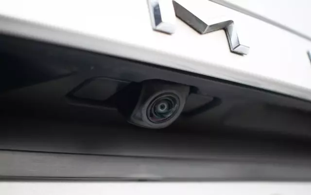 TOYOTA Camry 2.5 Hybrid Prestige CVT