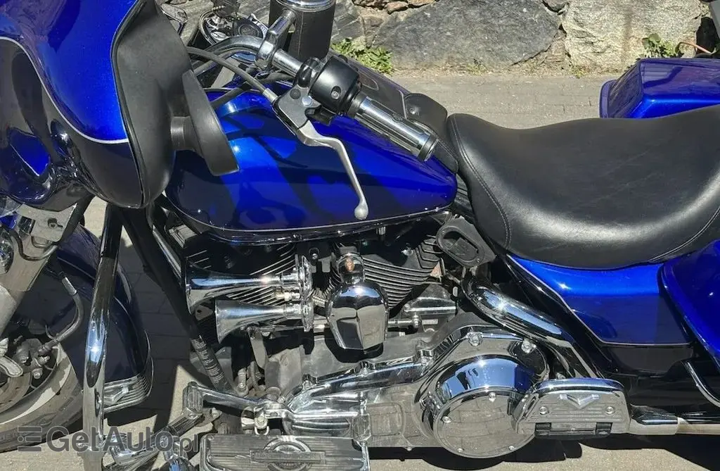 HARLEY-DAVIDSON Dyna 