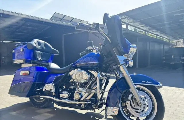 HARLEY-DAVIDSON Dyna 