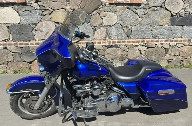 HARLEY-DAVIDSON Dyna 