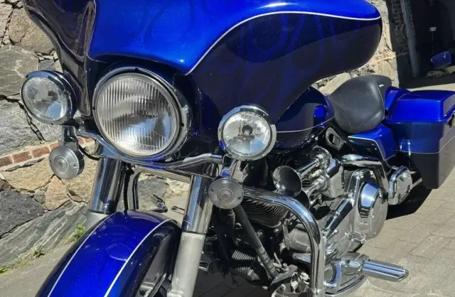 HARLEY-DAVIDSON Dyna 