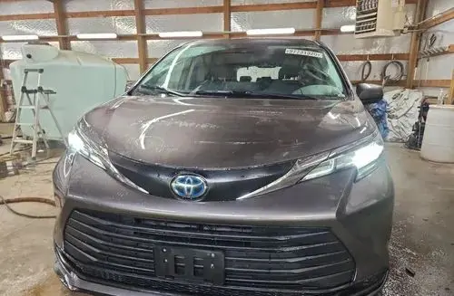 TOYOTA Sienna 