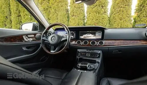 MERCEDES-BENZ Klasa E 