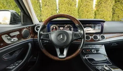 MERCEDES-BENZ Klasa E 