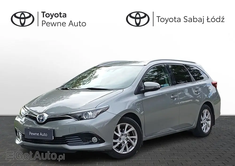 TOYOTA Auris Hybrid 135 Premium