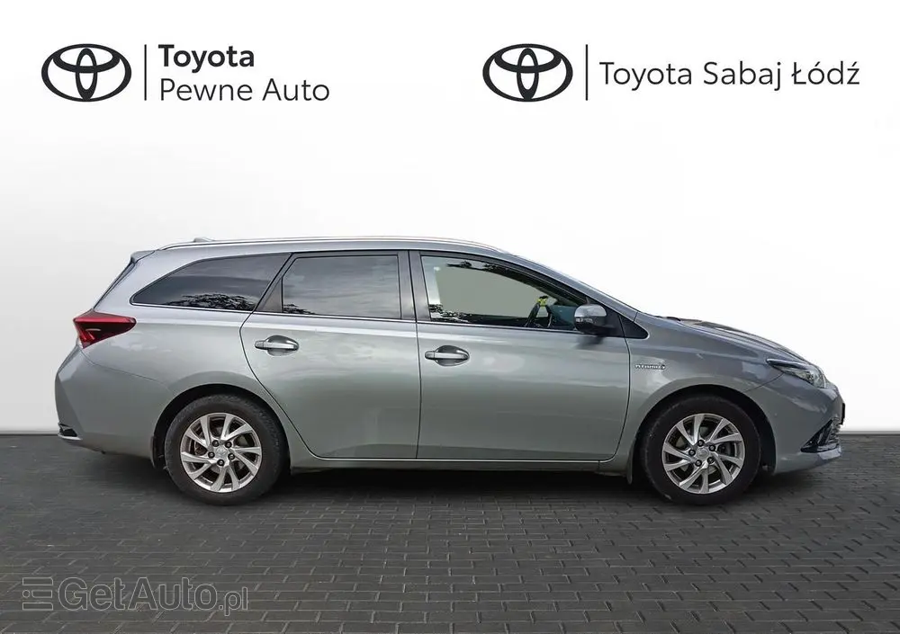 TOYOTA Auris Hybrid 135 Premium