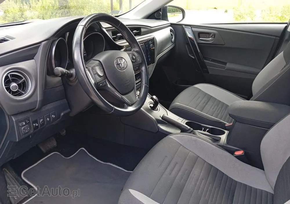 TOYOTA Auris Hybrid 135 Premium