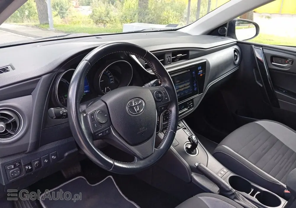 TOYOTA Auris Hybrid 135 Premium