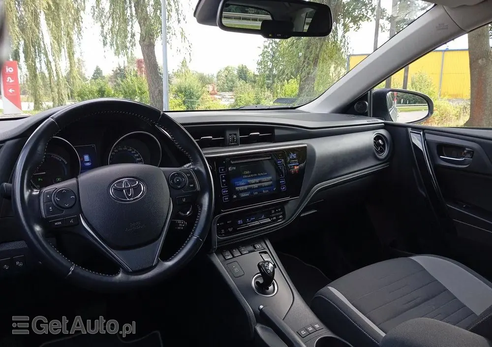 TOYOTA Auris Hybrid 135 Premium