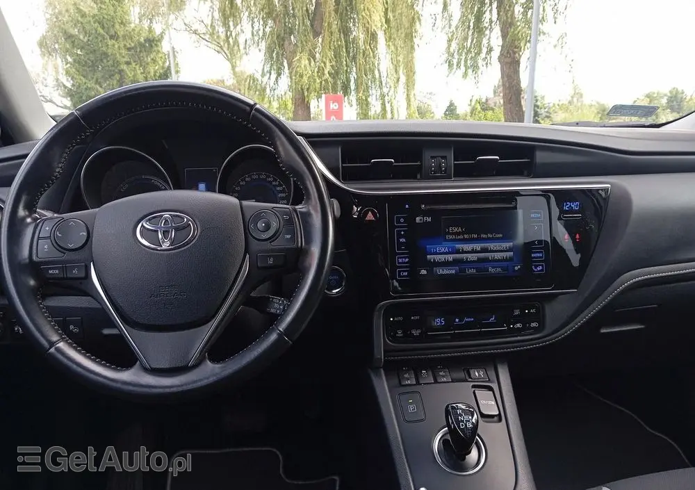 TOYOTA Auris Hybrid 135 Premium