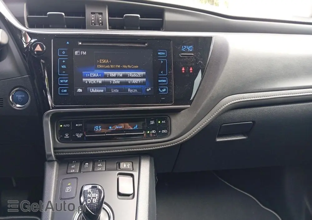 TOYOTA Auris Hybrid 135 Premium