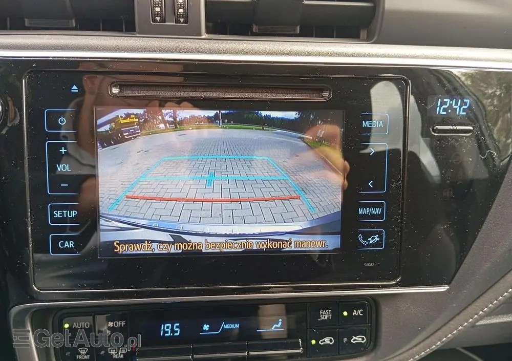 TOYOTA Auris Hybrid 135 Premium