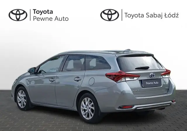TOYOTA Auris Hybrid 135 Premium